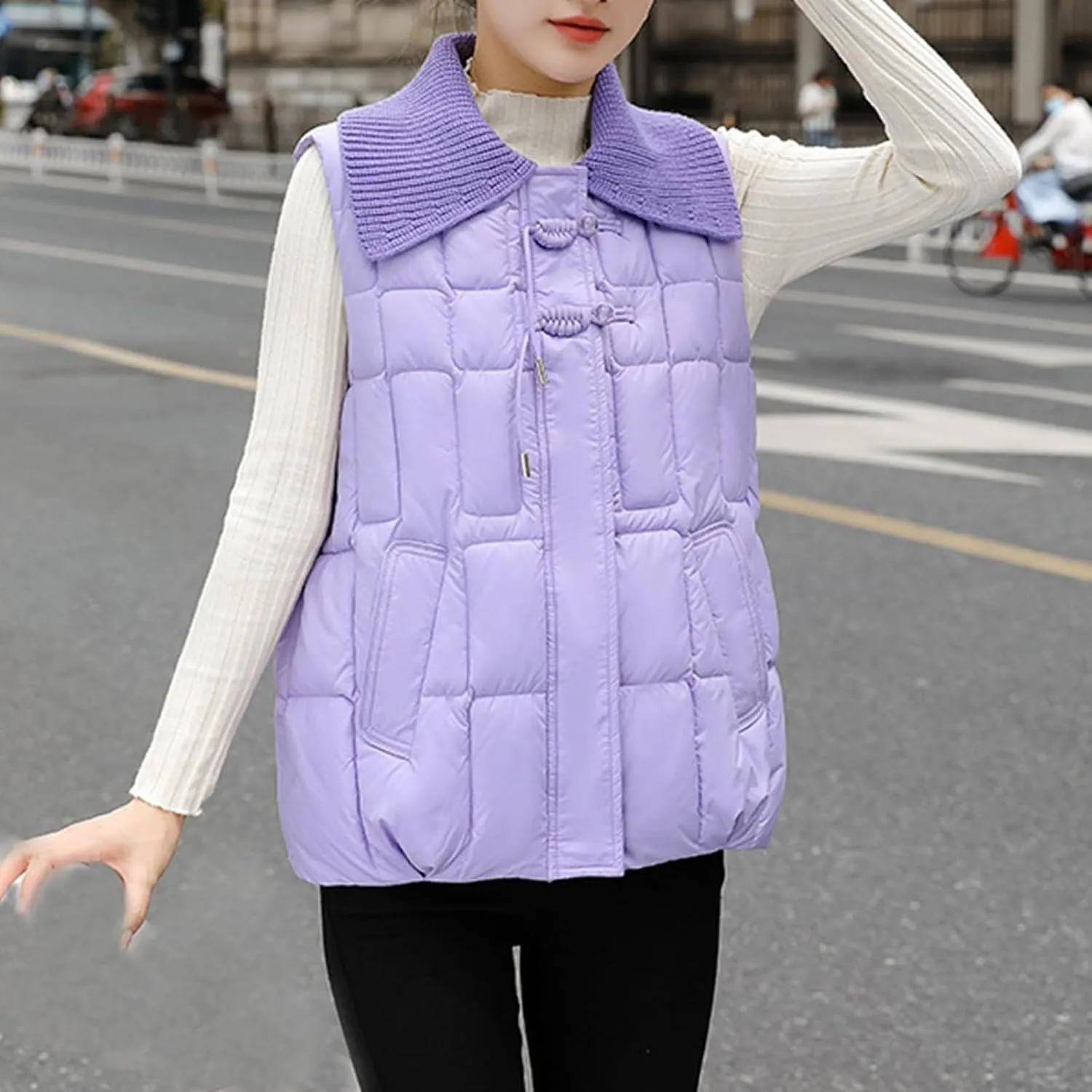 2024 Womens Quilted Vest Lightweight Down Vests Stand Collar Padded Outwear Pockets Trendy Fashion Sleeveless Puffer Jackets