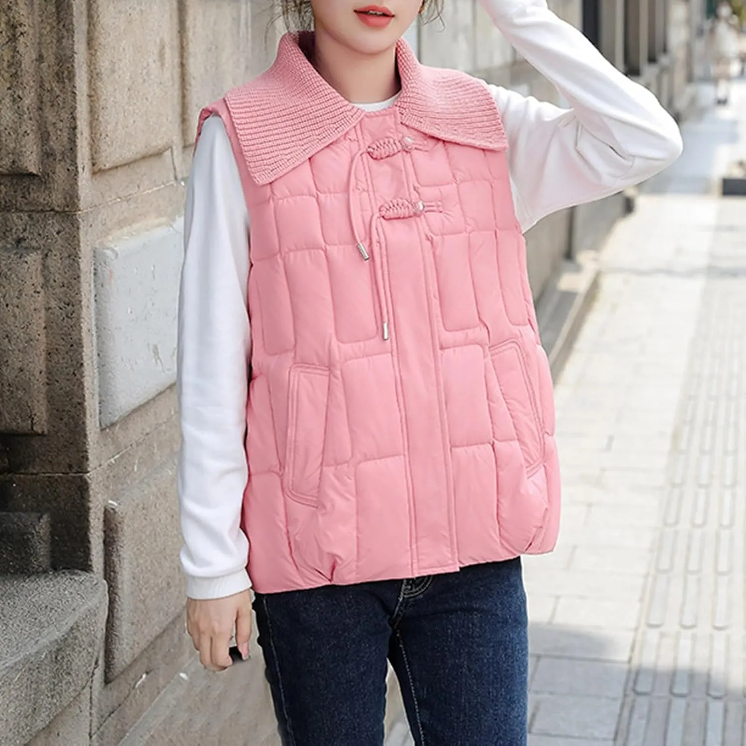 2024 Womens Quilted Vest Lightweight Down Vests Stand Collar Padded Outwear Pockets Trendy Fashion Sleeveless Puffer Jackets